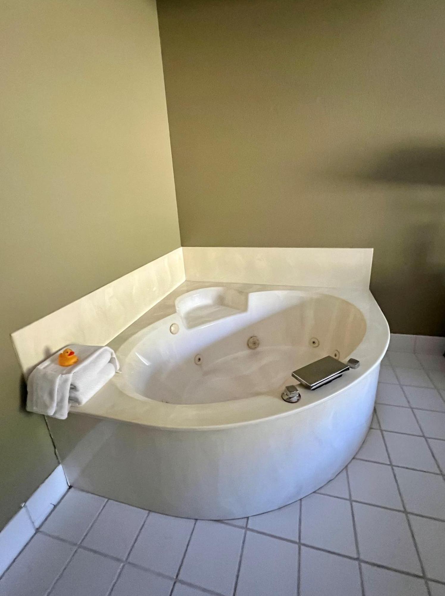 Country Inn Уолкер Экстерьер фото