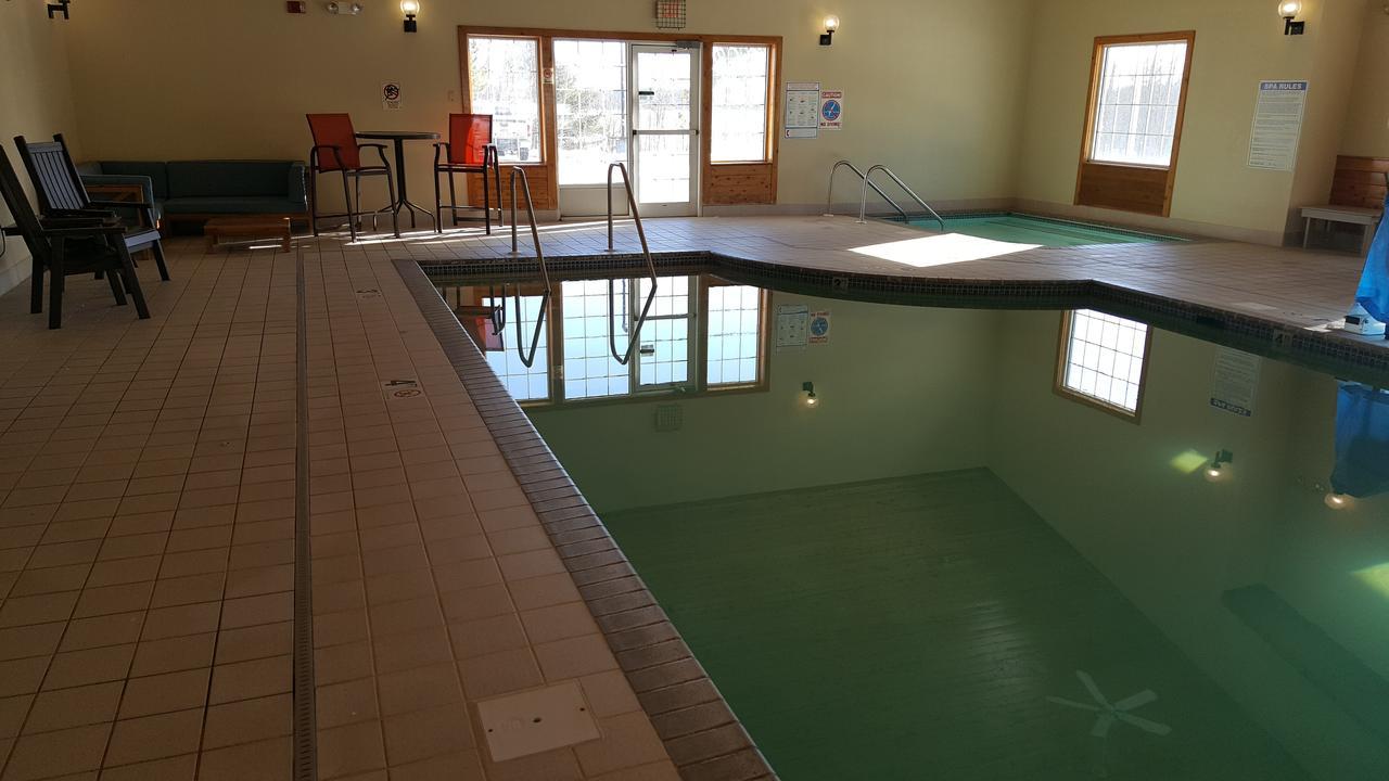 Country Inn Уолкер Экстерьер фото